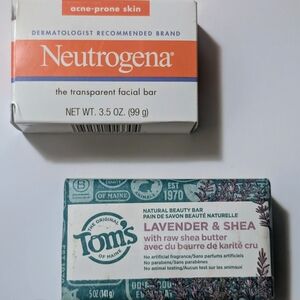Neutrogena White and Orange Transparent Facial Bar